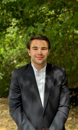 Trevor Oakes Headshot
